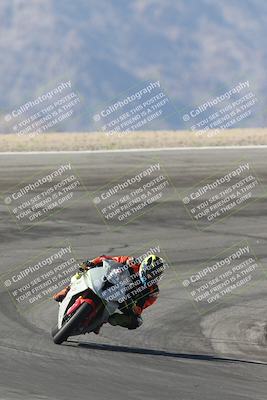 media/Oct-30-2025-Racers Edge (Thu) [[dabbdaf680]]/3-B Group/Session 2 (Bowl Exit)/